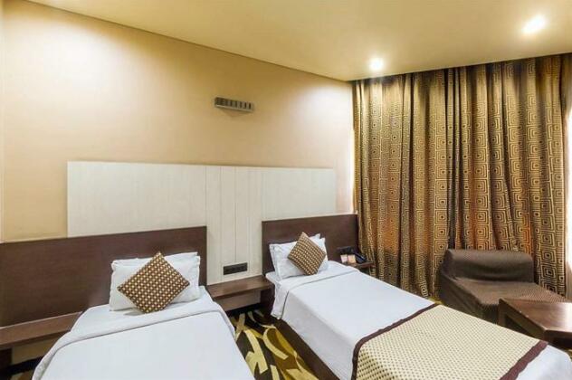 Hotel Surya Executive - Photo2