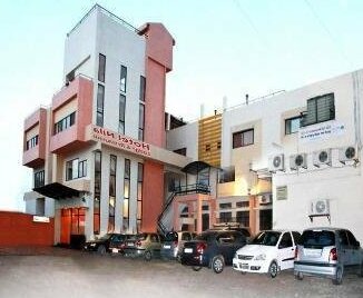 STARiHOTELS Nilanagar Solapur