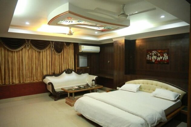 Hotel Raj Sheronz