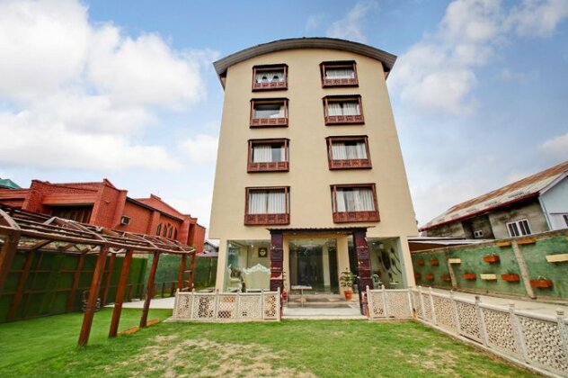 Capital O 28688 The Saffron Hotel Srinagar