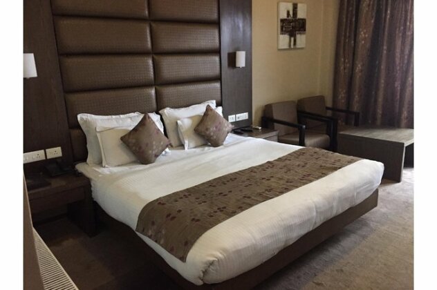 Capital O 9508 Hotel Pine Spring - Photo5