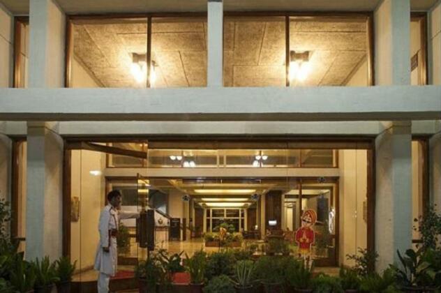 Centaur Lake View Hotel - Photo5