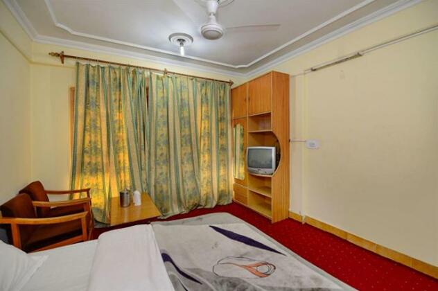 City Plaza Hotel Srinagar - Photo2