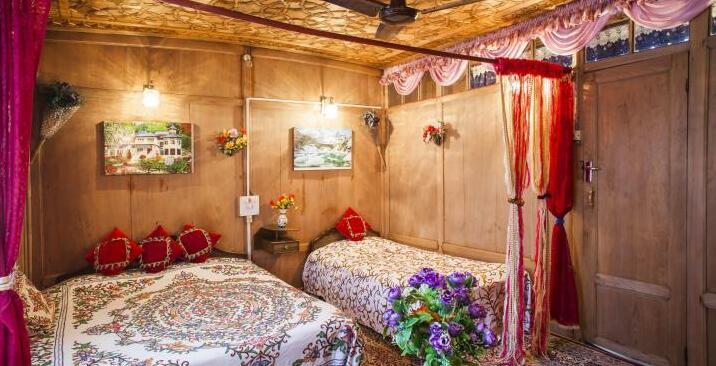 Dilshad Group of Houseboats - Photo4