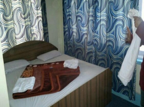 First Kashmir Srinagar - Photo2
