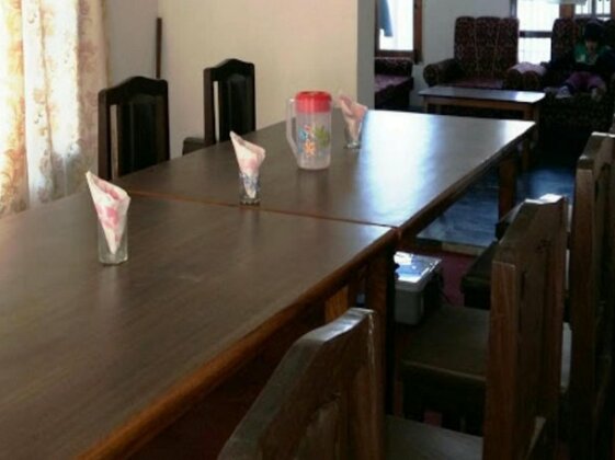 First Kashmir Srinagar - Photo3