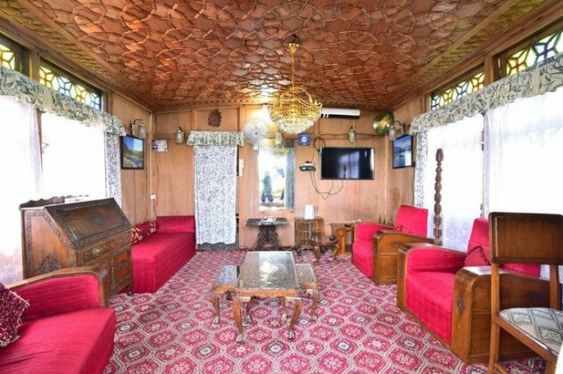 Golden Hopes Group of Houseboats - Photo4