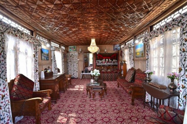 Golden Hopes Group of Houseboats - Photo5