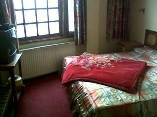 Grand Hotel Srinagar - Photo2
