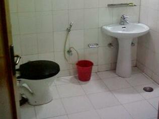 Grand Hotel Srinagar - Photo5
