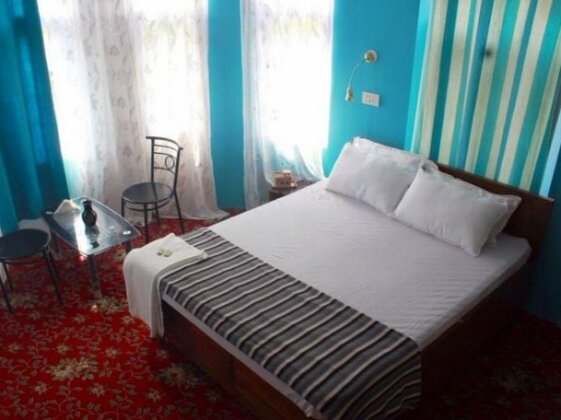 Greenwoods Inn Srinagar - Photo2