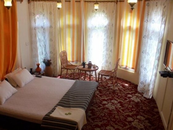 Greenwoods Inn Srinagar - Photo3