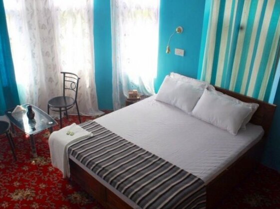 Greenwoods Inn Srinagar - Photo4
