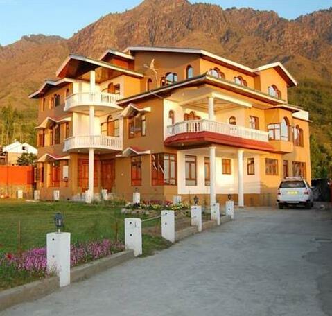 Himalayan Resort Srinagar