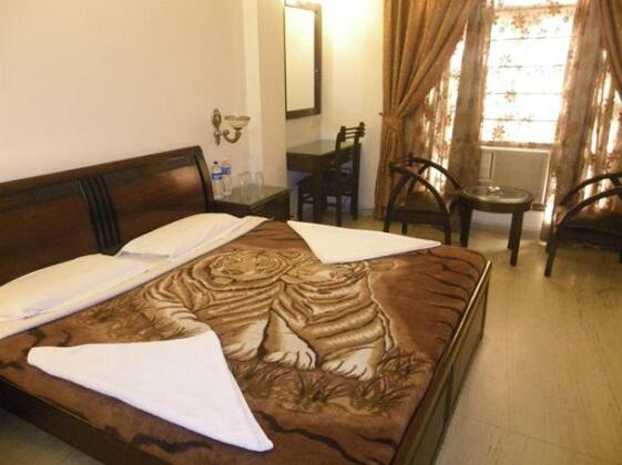Hotel Grand City Srinagar - Photo3