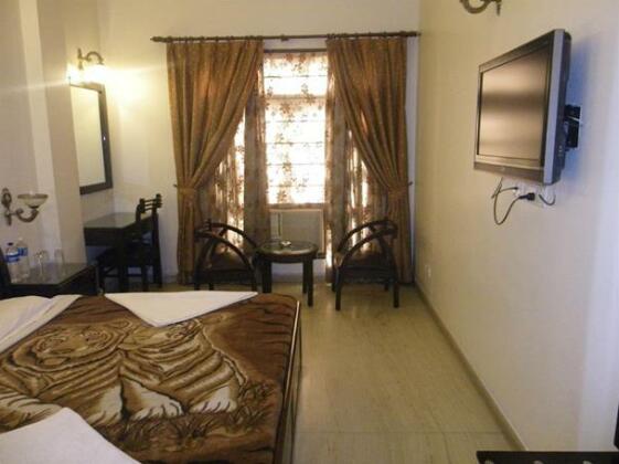 Hotel Grand City Srinagar - Photo5