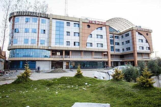 Hotel Grand Kashmir