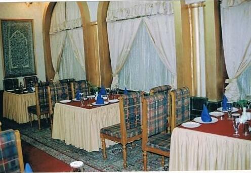 Hotel International Srinagar - Photo4