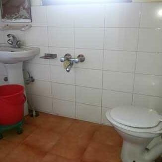  Photo 1