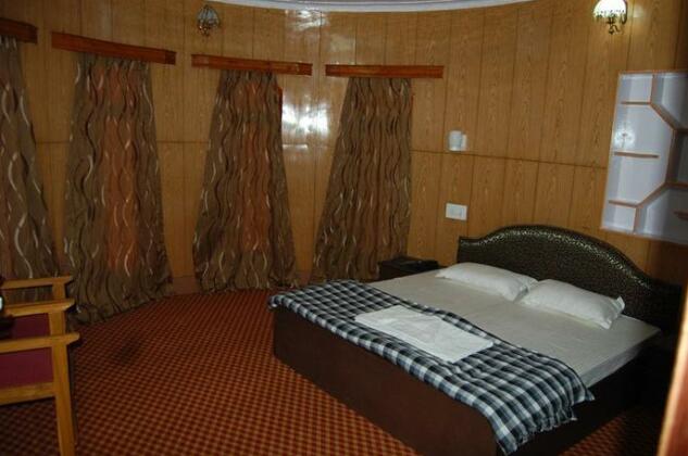 Hotel Landmark Srinagar - Photo4