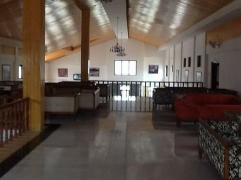 Hotel Pine Spring Srinagar Nowgam - Photo2