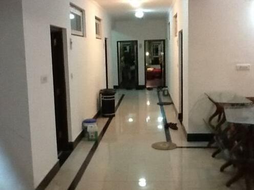 Hotel Pine Spring Srinagar Nowgam - Photo3
