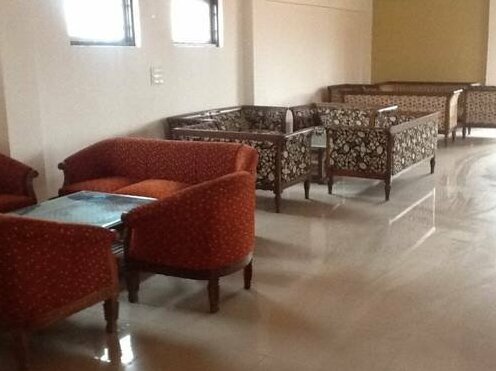 Hotel Pine Spring Srinagar Nowgam - Photo4