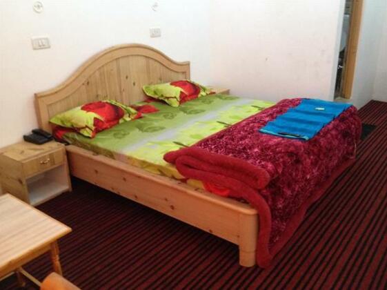 Hotel Poshimall - Photo2