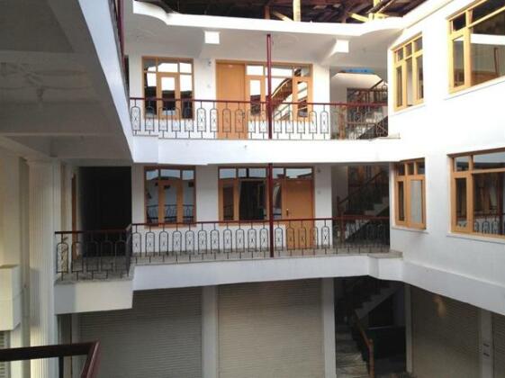 Hotel Poshimall - Photo3