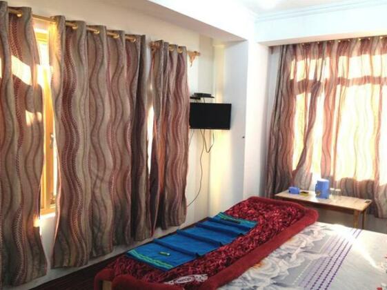 Hotel Poshimall - Photo4