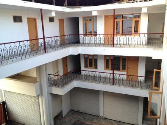 Hotel Poshimall - Photo5