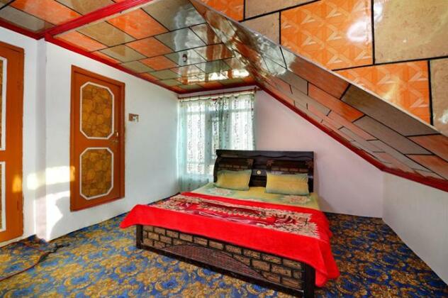 Hotel Raj Palace Srinagar - Photo3