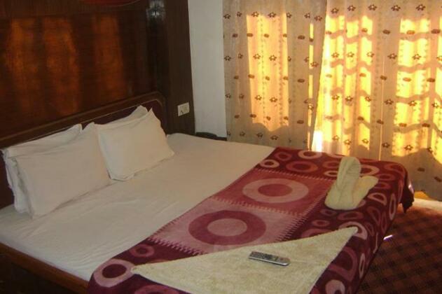 Hotel Sara Srinagar - Photo4