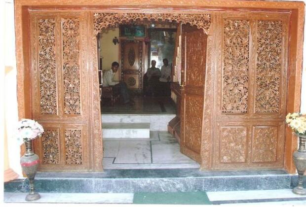 Hotel Zahgeer Continental Srinagar - Photo4