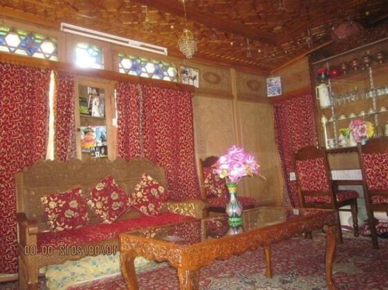 Houseboat Moon of Kashmir - Photo3