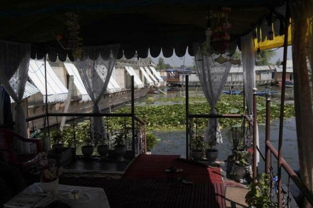 Houseboat Royal Lodge - Photo2