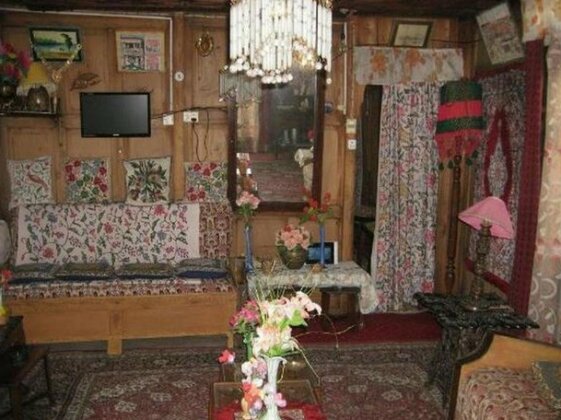 Houseboat Royal Lodge - Photo3