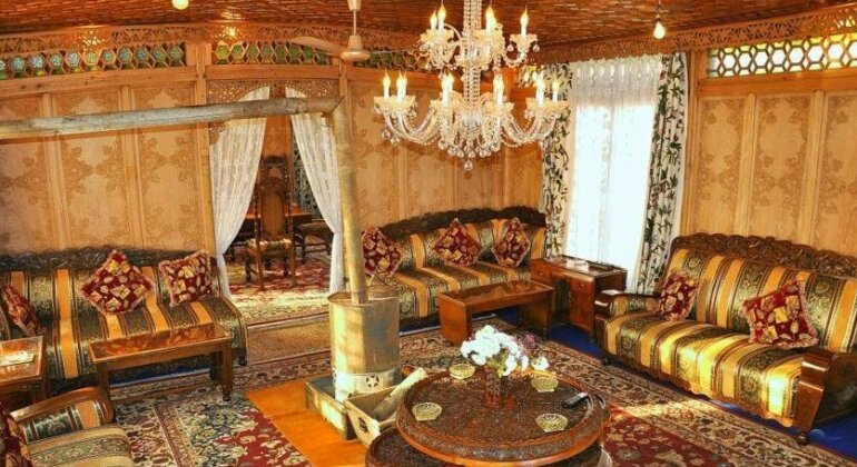 Houseboat Switzerland Front line Dal Lake - Photo4
