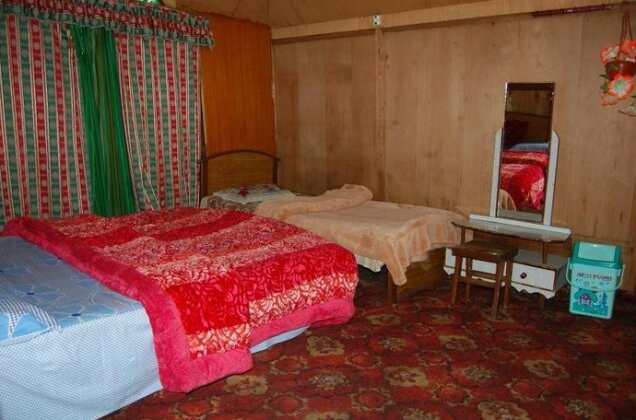 Houseboat Switzerland Front line Dal Lake - Photo5