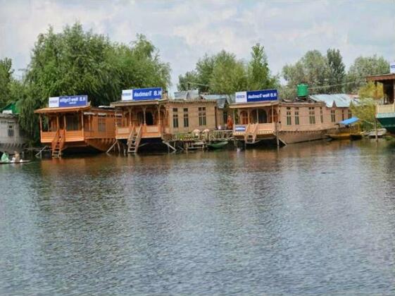 Houseboat Trambak - Photo5