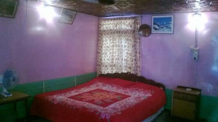 Island Hotel Srinagar - Photo3