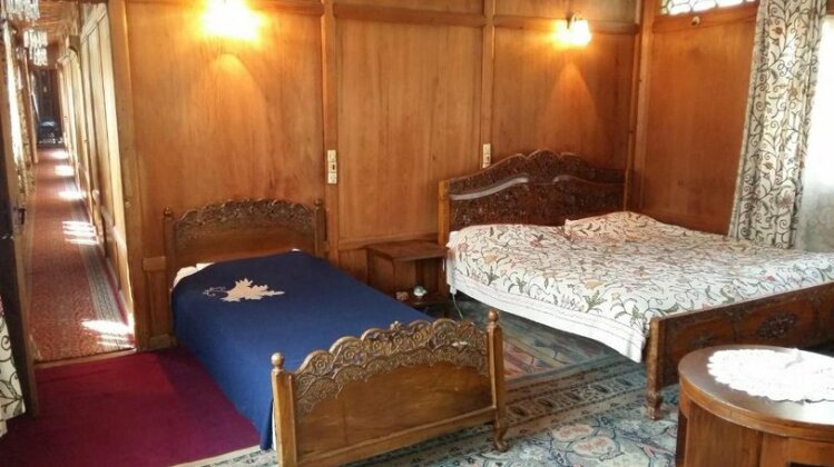 Jacqueline houseboat - Photo4