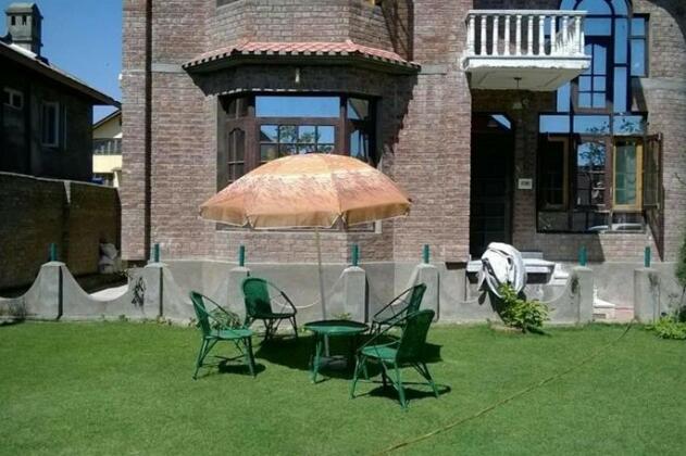 Juniper Inn - Photo5