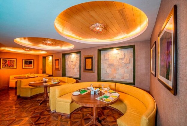 Lemon Tree Hotel Srinagar - Photo3
