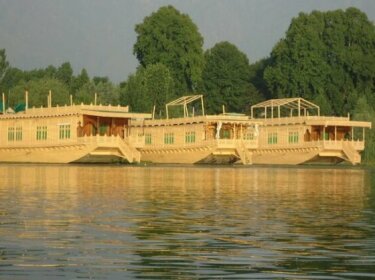Marco Polo Houseboats