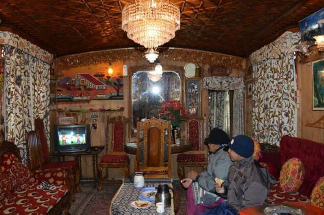 New minar group of houseboats - Photo3
