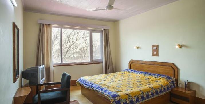 OYO 5174 Hotel Pamposh - Photo2
