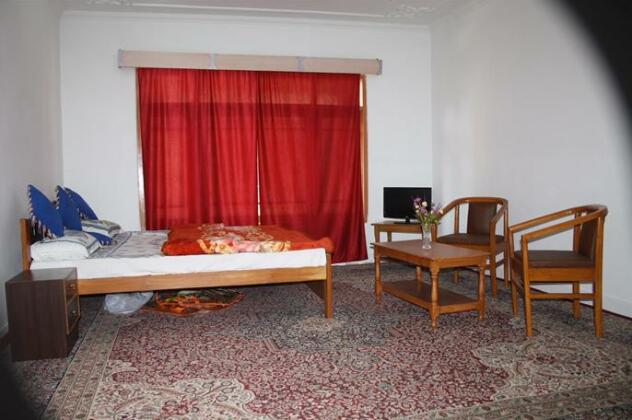 Palace Guest House Srinagar - Photo2