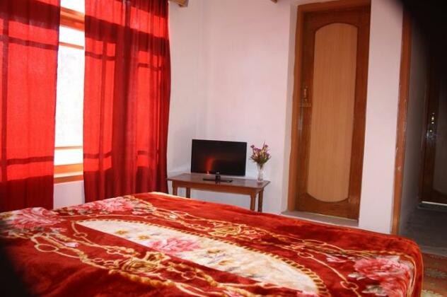 Palace Guest House Srinagar - Photo3