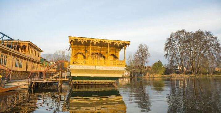 Privilege Houseboats - Photo2